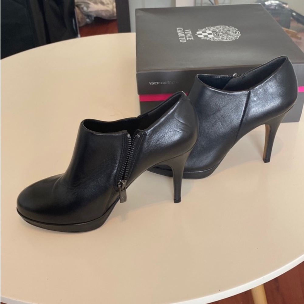 Vince Camuto Elvin